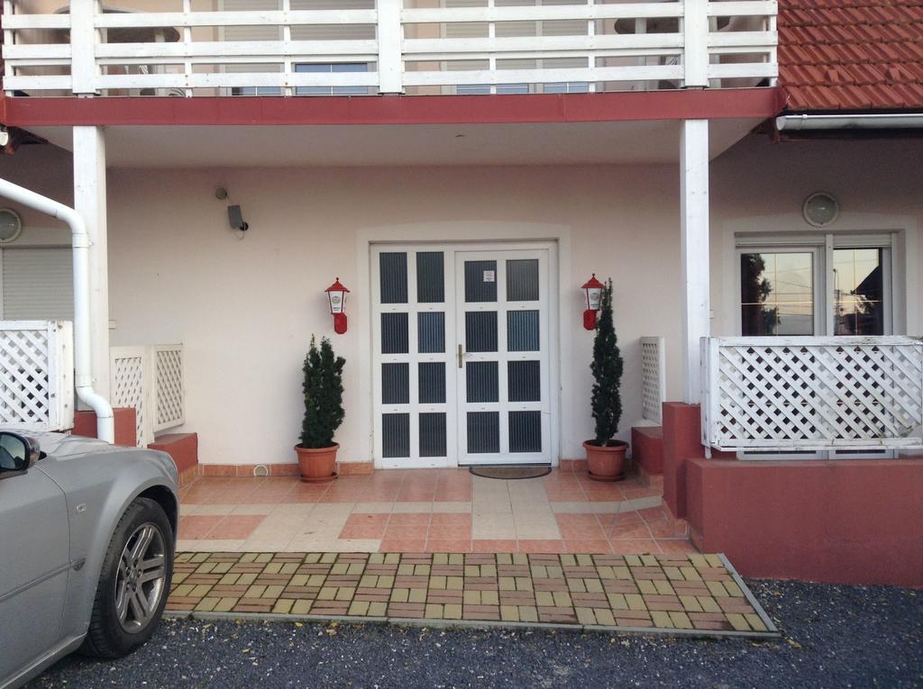 فندق Pannon Panzio Restaurant بانونهالما المظهر الخارجي الصورة