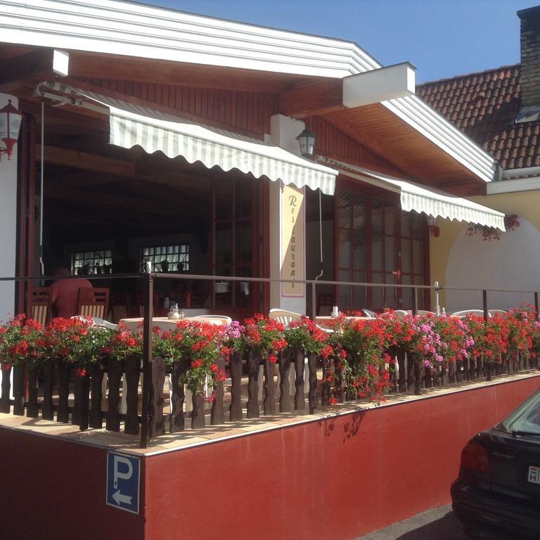 فندق Pannon Panzio Restaurant بانونهالما المظهر الخارجي الصورة